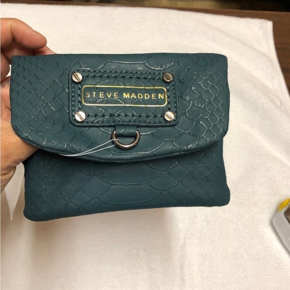 NWT Steve Madden Teal Faux-Snakeskin Mini Clutch/Wallet with Gold Plaque